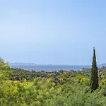 Du Temple By Interhome Le Lavandou